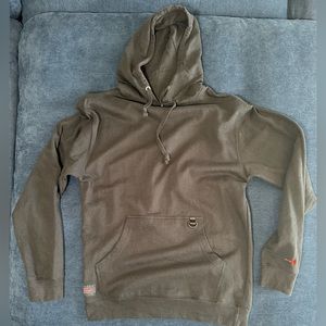 Calling All “BTS” Fans 🗣️ | “Love Yourself” Tour Official Merch | Sz: L